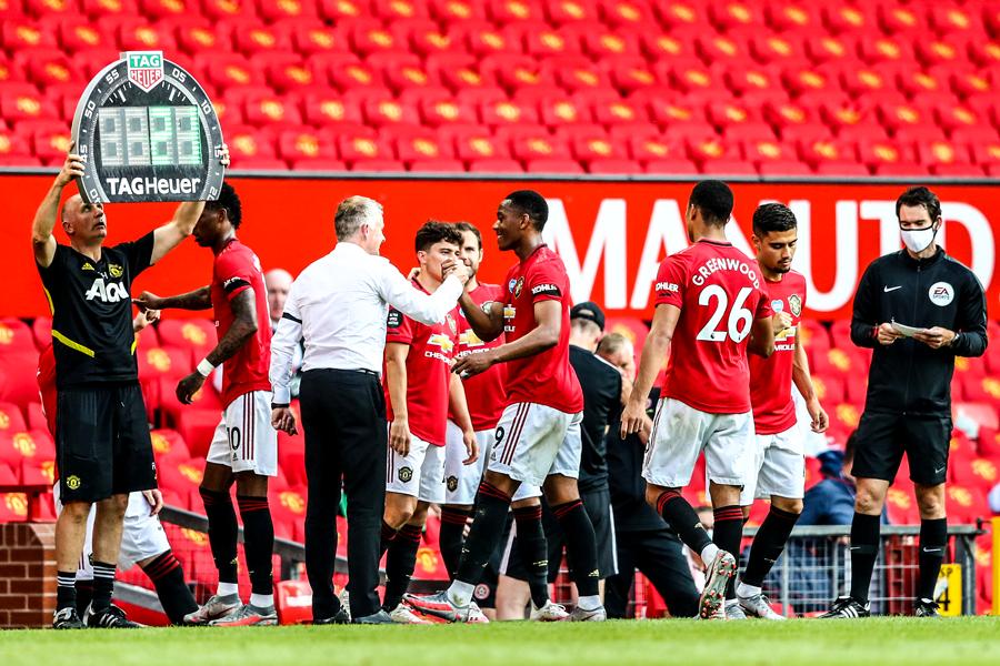 英超比赛球迷骂什么,英超比赛观众对骂