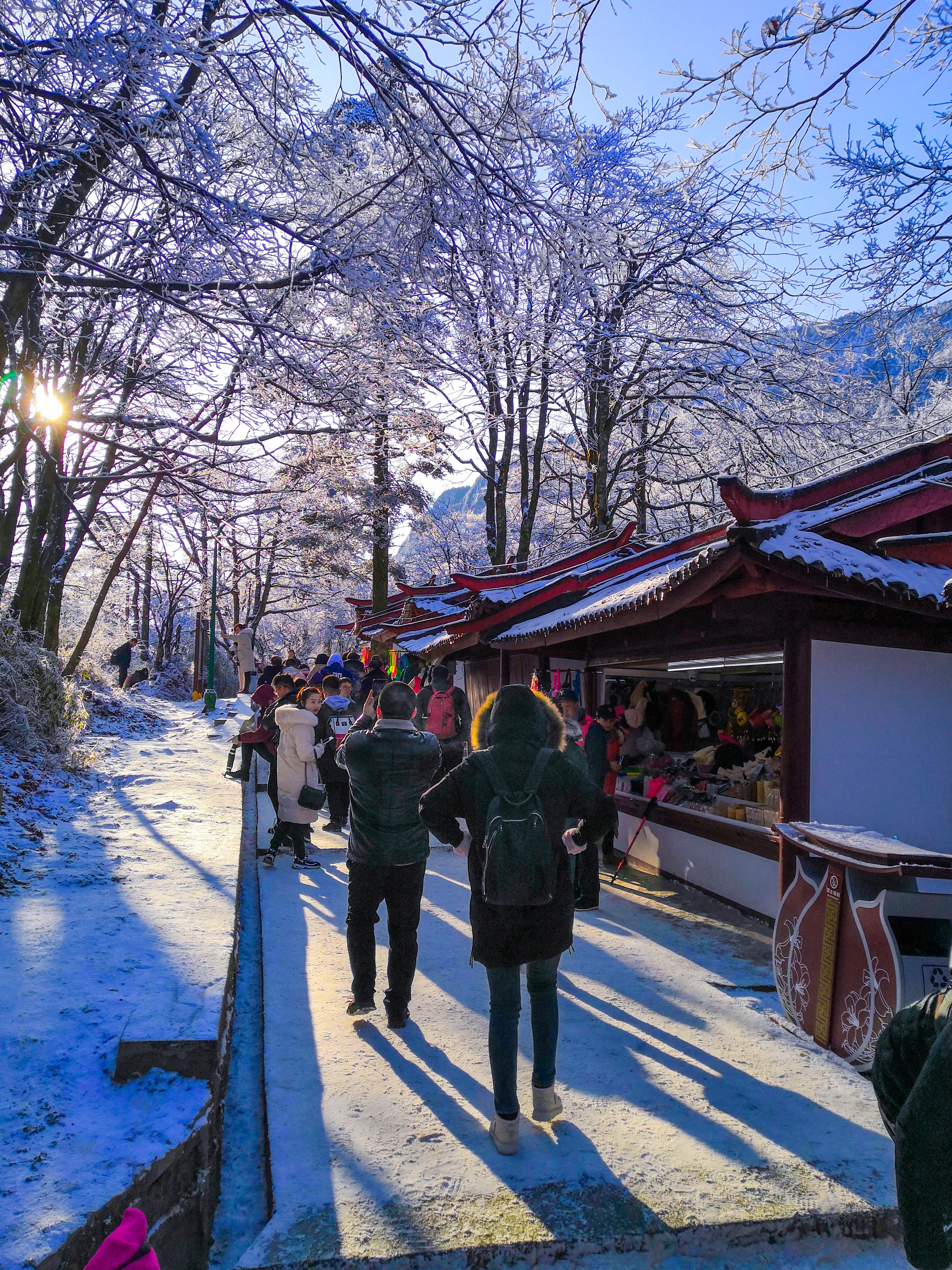 峨眉山冬雪仙境,峨眉山象城旅游