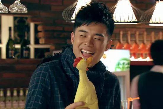 2014年，陈赫抛弃相爱14年的许婧移情张子萱，许婧现在如何了？