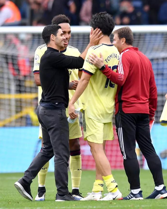 日本国脚逆天数据闪耀英超,真大腿是双排吗