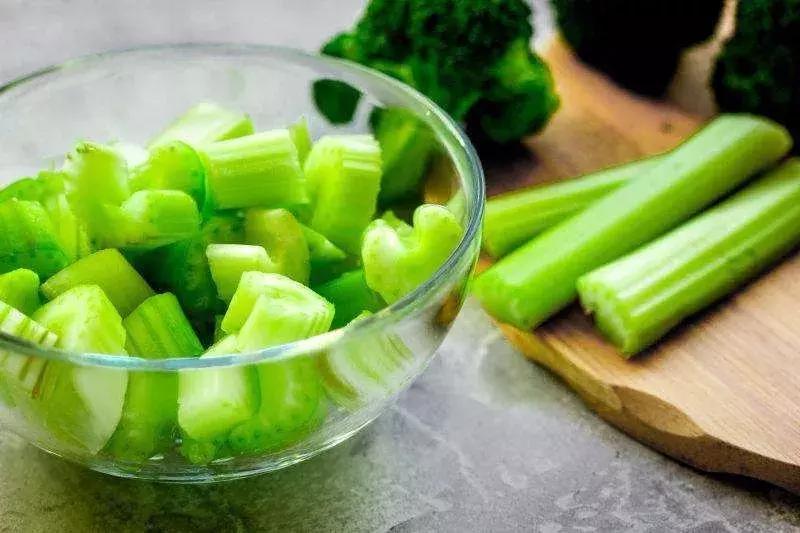 夏天天气炎热上火吃什么食物降火,夏季容易上火6款祛火食谱来帮忙
