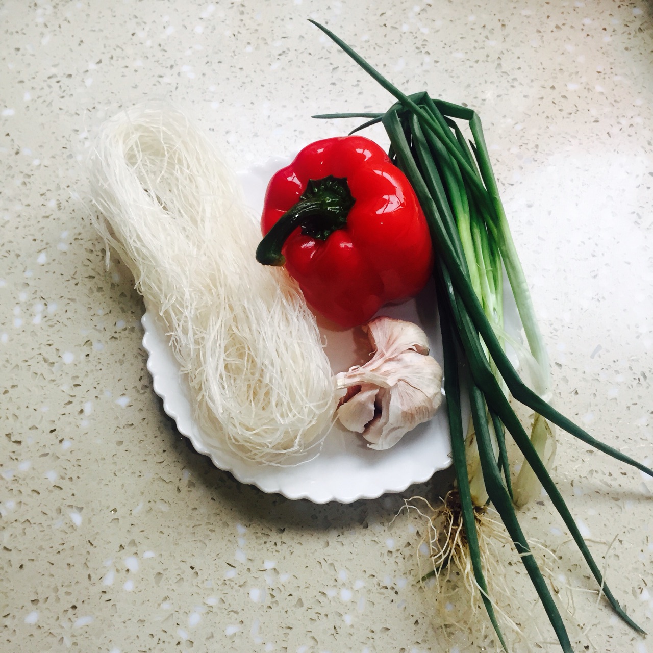 吃鲍鱼蒜蓉一口一个过瘾,蒜蓉粉丝蒸鲍鱼怎么做最简单易学