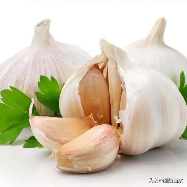 水煮大虾的虾用不用腌一下,煮大虾几分钟虾肉吃着嫩