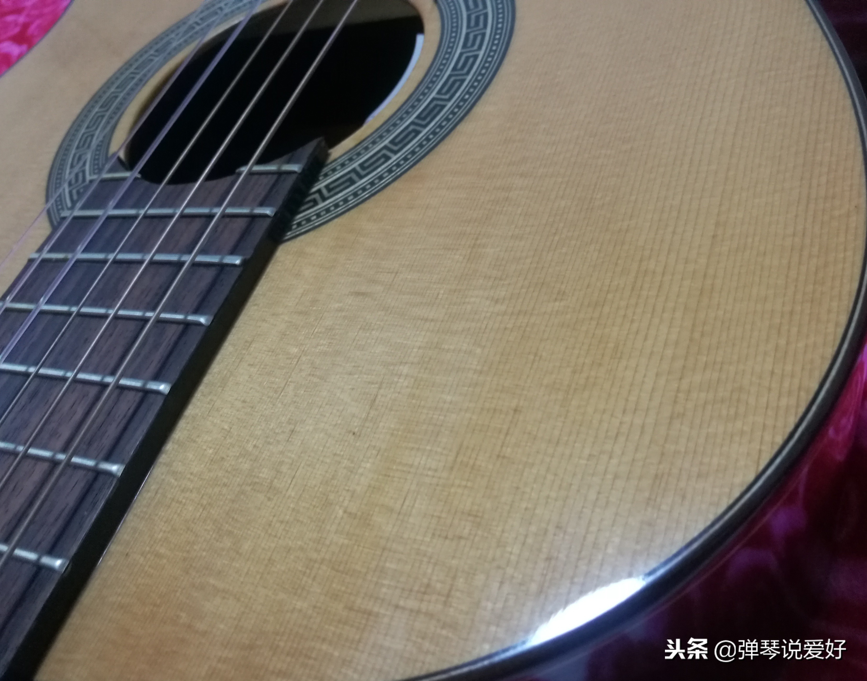 自学吉他的十大建议,学吉他要买什么样的