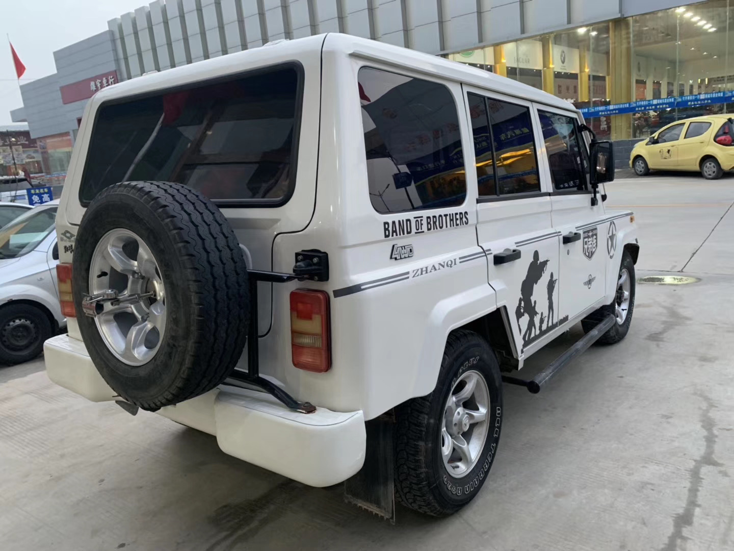 16年北汽战旗2024加长版,18年战旗二手车价格