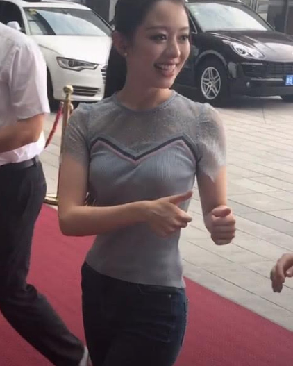 郎朗妻子年轻照,郎朗吉娜秀蜂腰曲线