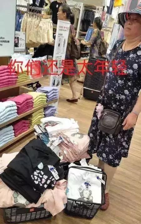 优衣库联名t恤有哪些,优衣库哆啦a梦联名t恤货号