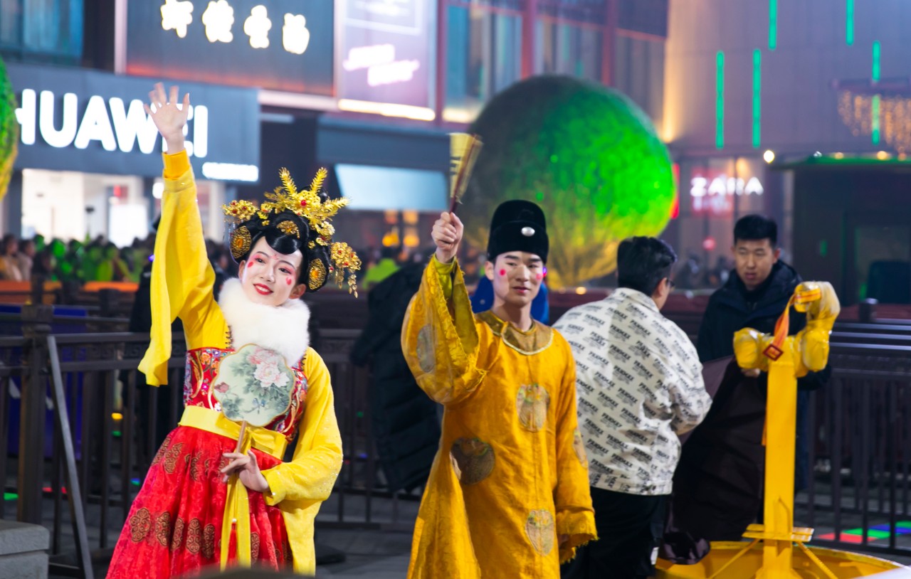 大唐不夜城火到什么程度,唐代大唐不夜城啥样