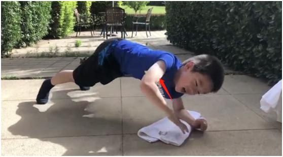 嗯哼俯卧撑,嗯哼做俯卧撑视频