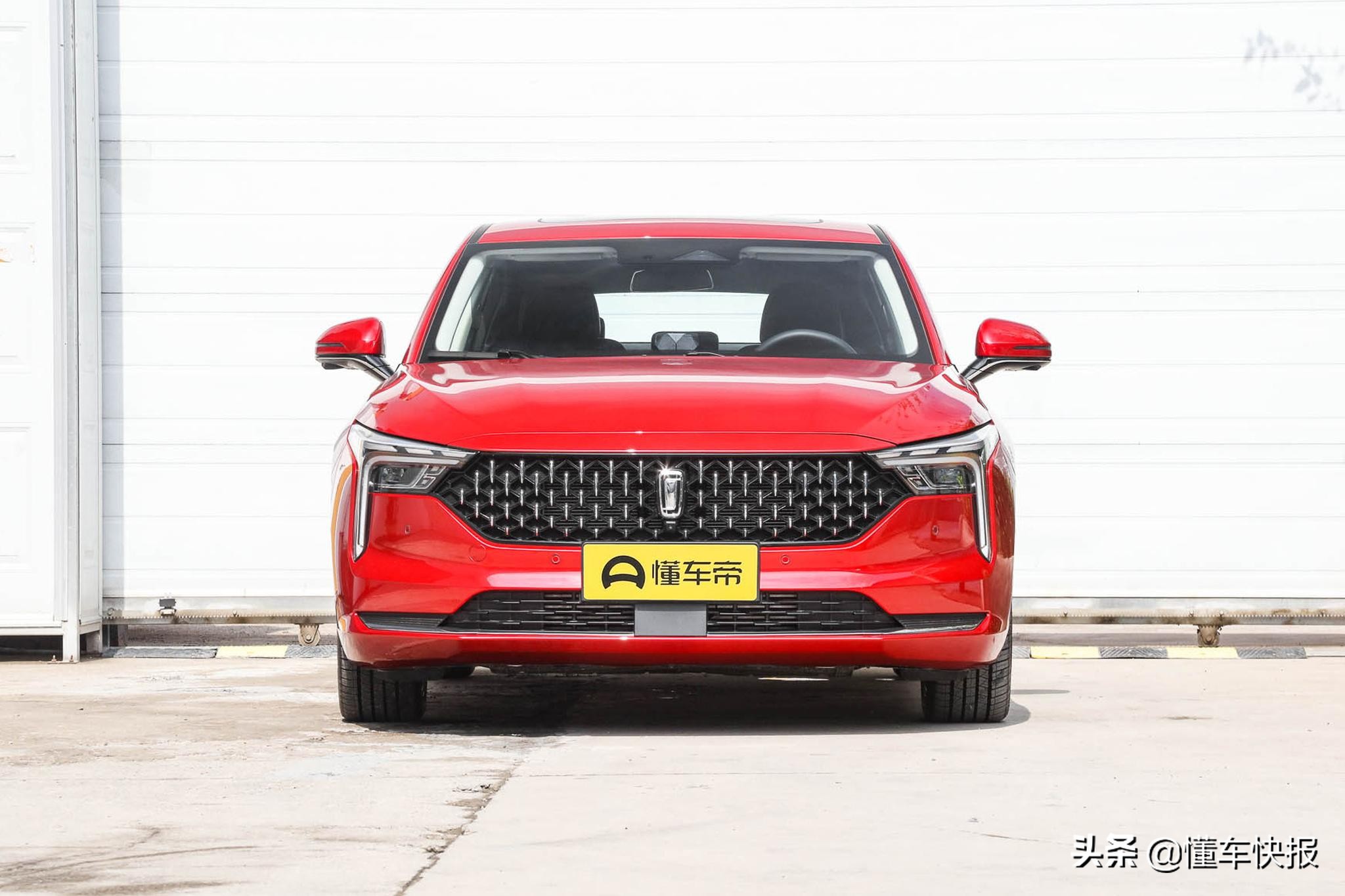 全新一代奔腾b70外观,全新一代奔腾b70实拍