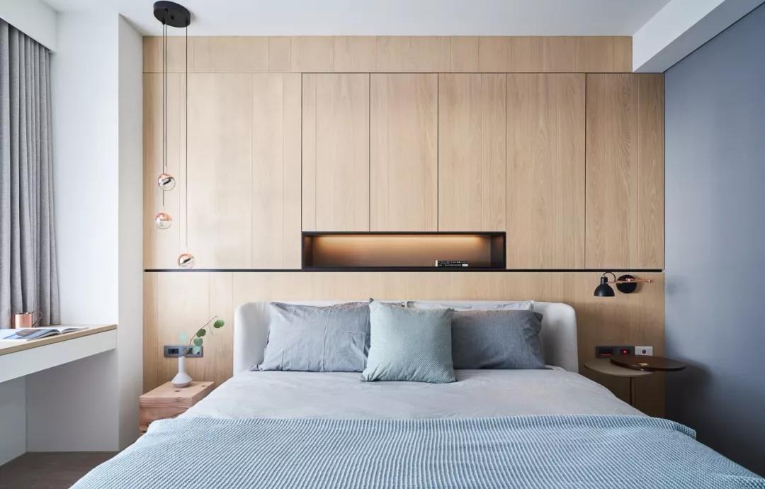 床头背景别刷大白墙,家里刮大白的半墙板床头效果图