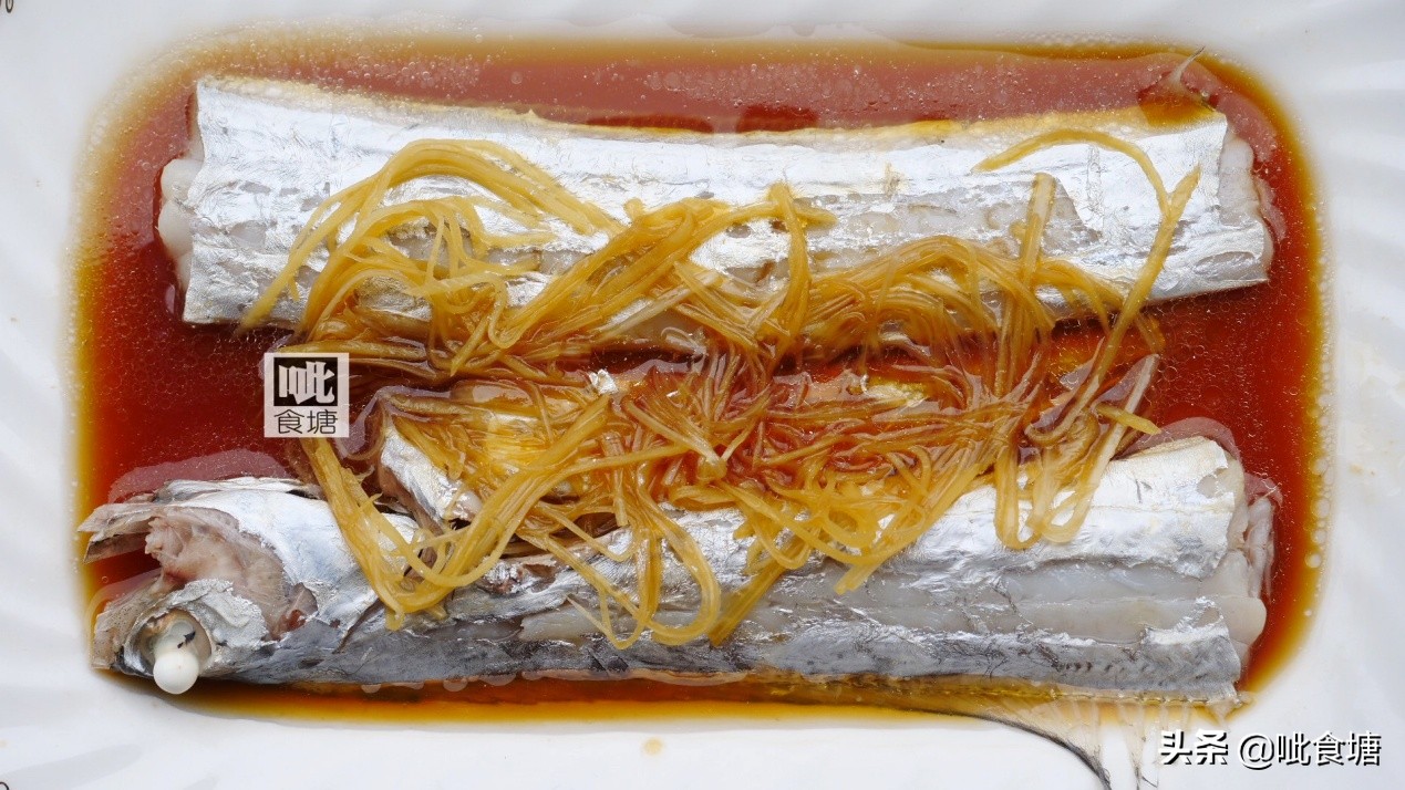 新鲜的带鱼清蒸后是什么口感,新鲜带鱼烧糖醋好吃吗