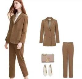 驼色配什么颜色好看,驼色配什么颜色好看男士