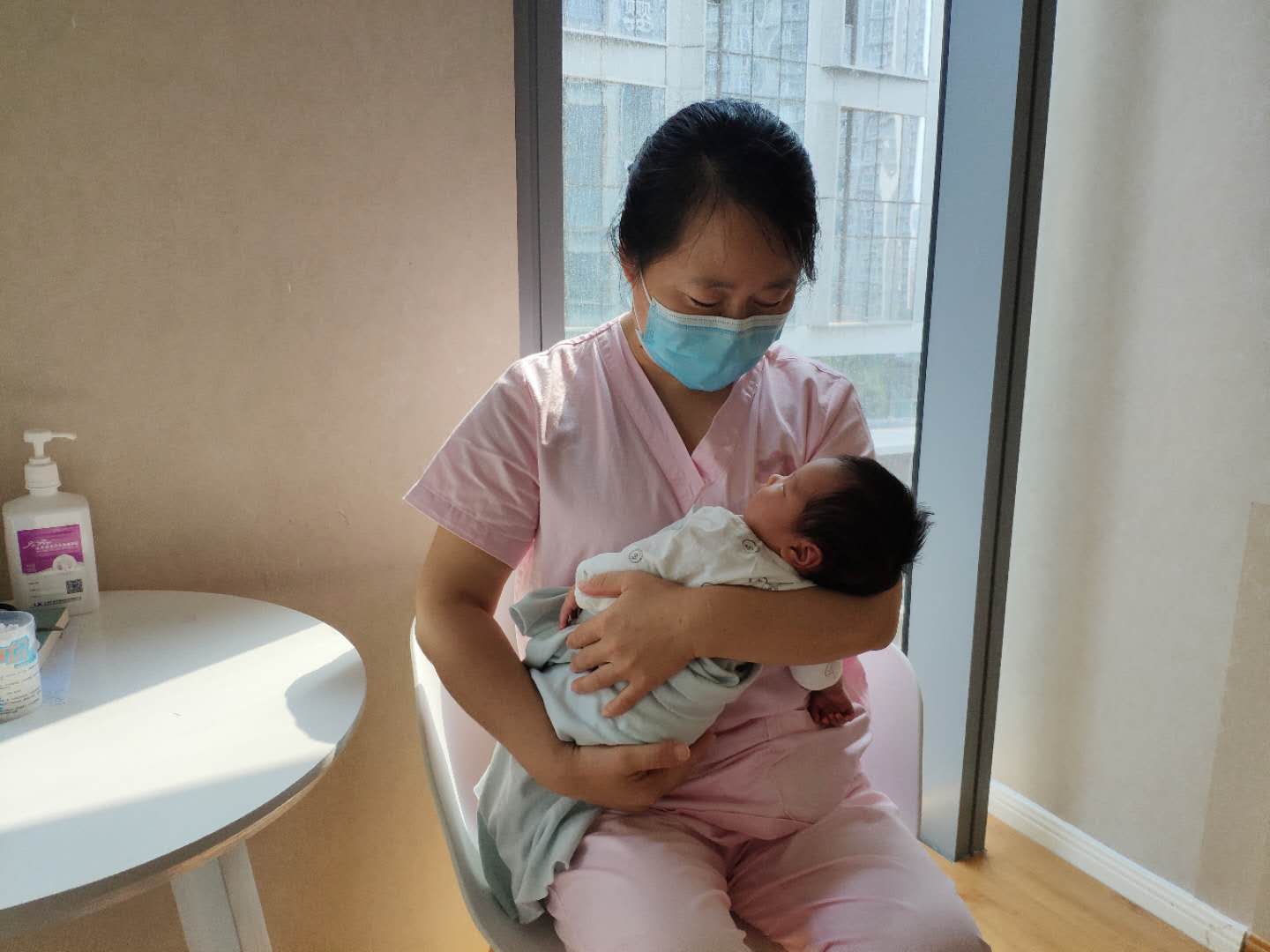 优秀的月嫂必备4点,有责任心又温柔的月嫂