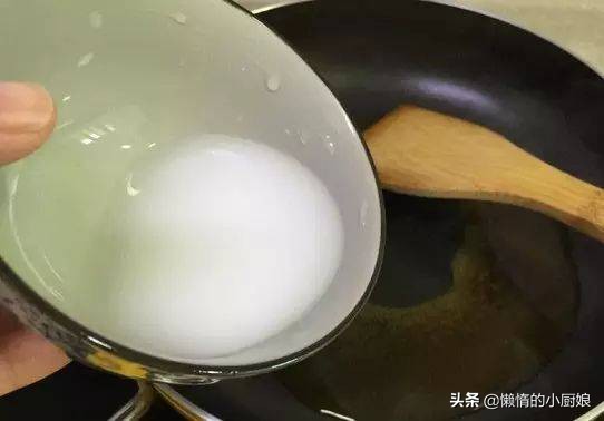 炸东西的黑油怎么处理变清,家里炸东西剩的油怎么处理变清