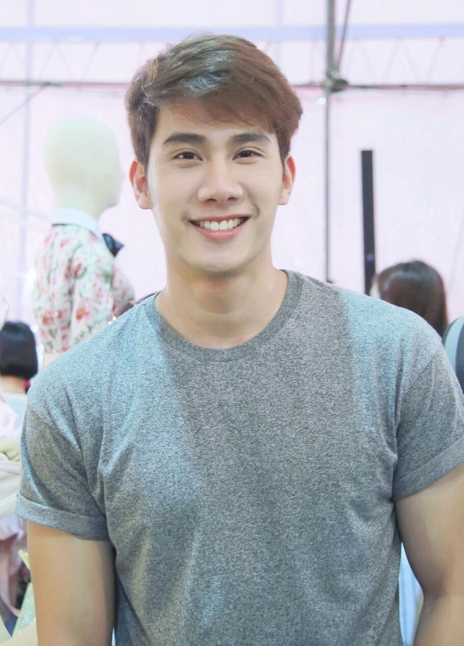 他泰让人一眼万年的外观：妞的鼻尖痣泡芙的笑眼文总的手