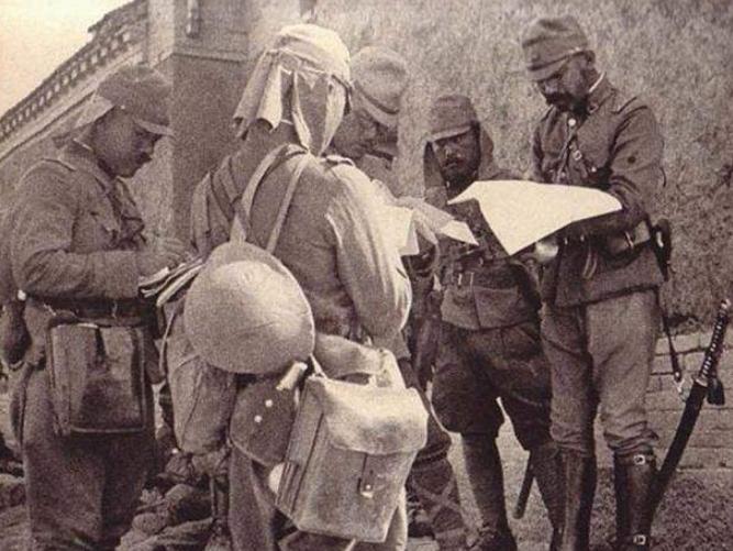 日本军帽为什么有三块布,日本军帽为什么有几块布