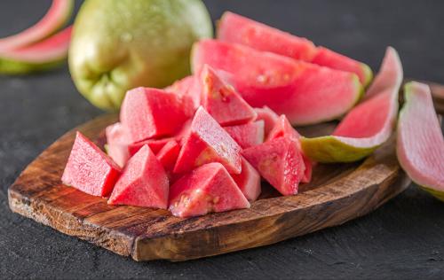 红心芭乐鸡屎果,芭乐红心什么味