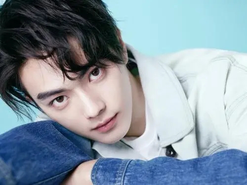 许凯的帅气穿搭超有范,许凯穿什么衣服好看