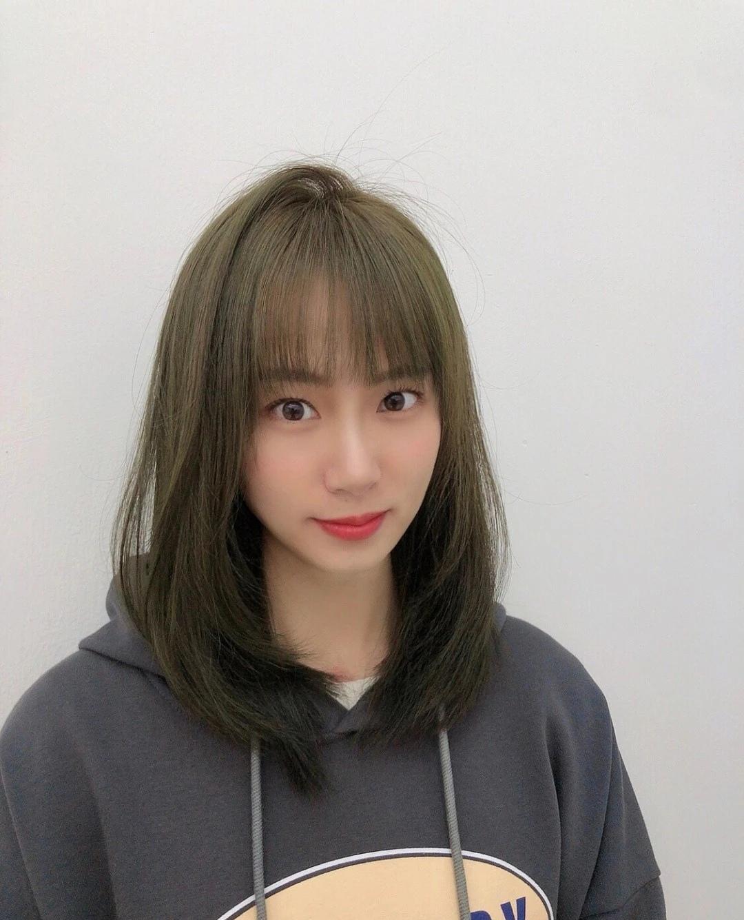 换了一个显脸大的新发型,脸小发型女2021流行发型