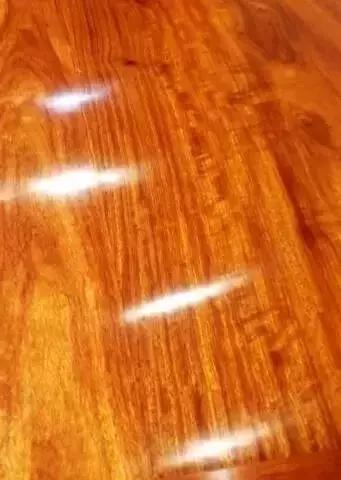 缅甸花梨木材质有什么好处,如何让缅甸花梨家具散发金色荧光