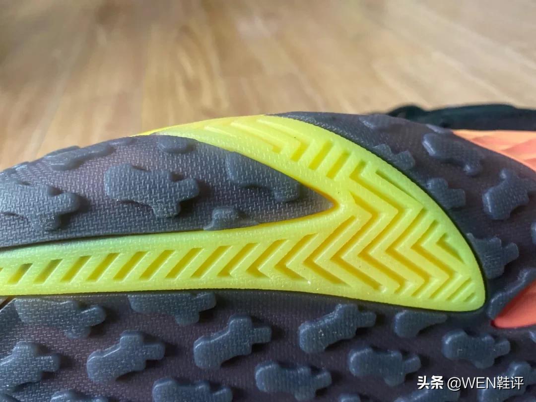 五百就能买的“Yeezy700”，换掉boost便宜四倍多？