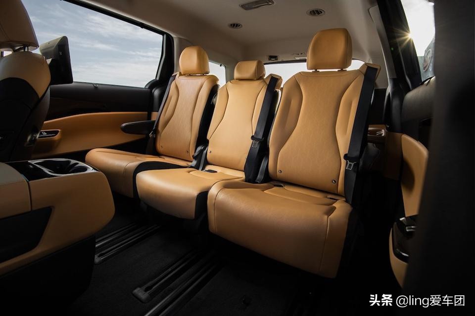 起亚嘉华最适合家用的车,全新起亚嘉华定位中大型mpv