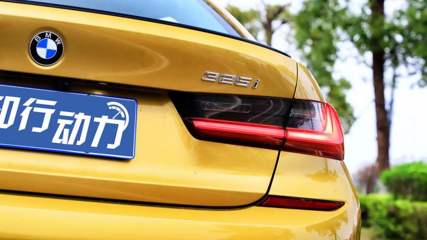 2022款宝马325i曜夜版试驾视频,车评宝马320i