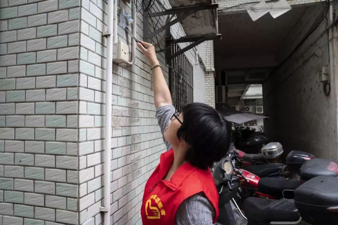 清远广告拆除,清远清理装修垃圾