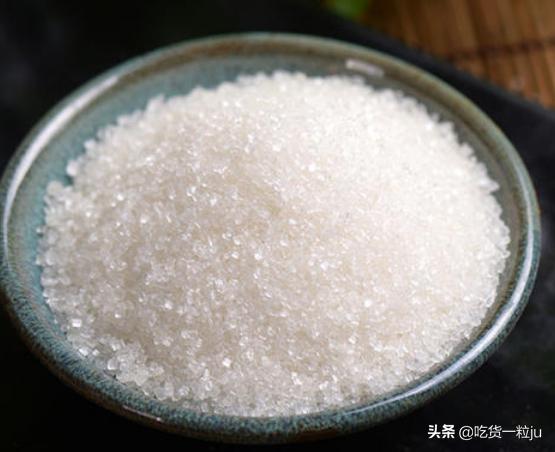 绵白糖与白砂糖什么区别,绵白糖和白砂糖的区别在哪里