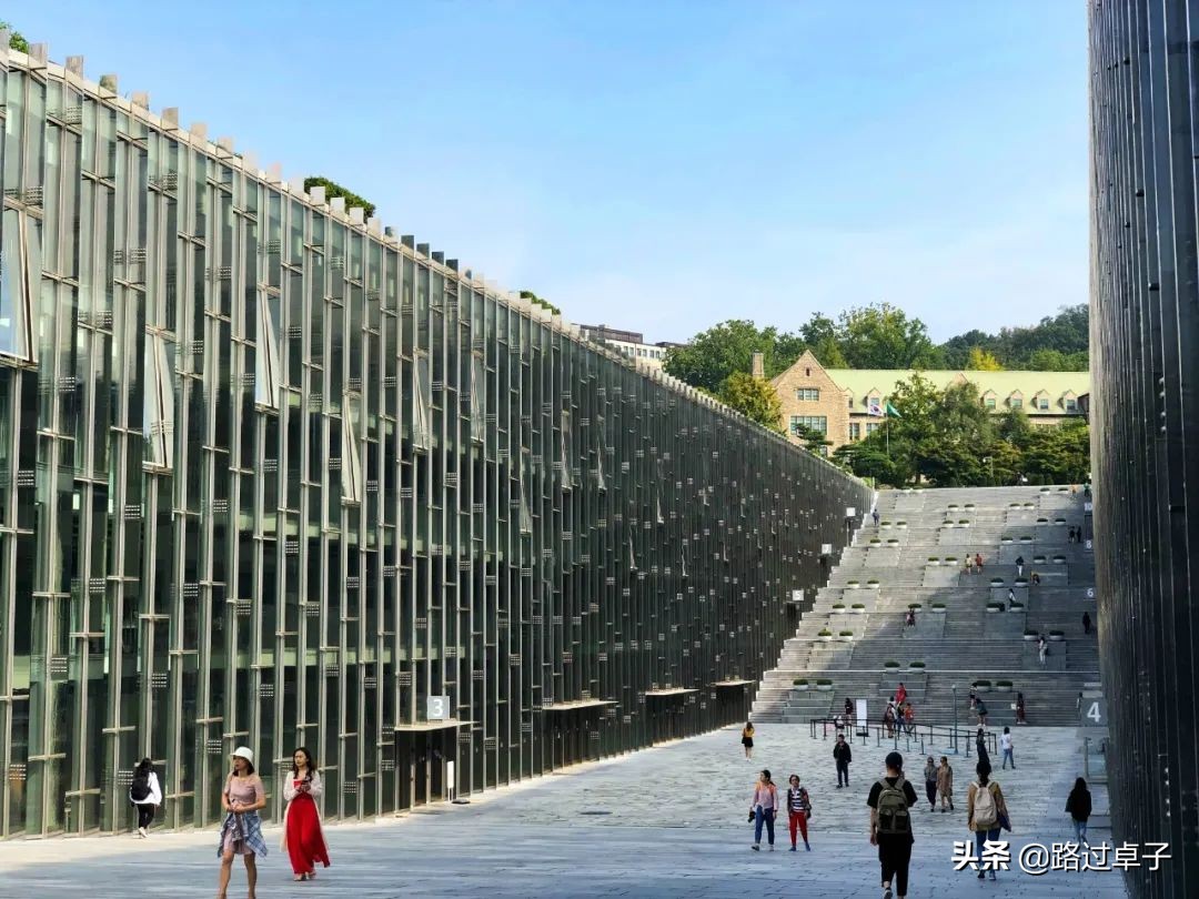 爱的迫降10集世莉首尔相遇,首尔怎么玩转