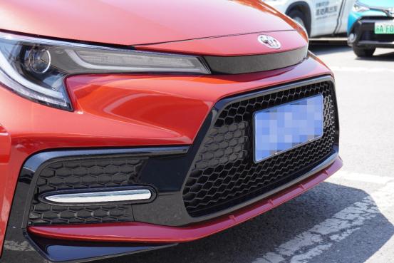 最新款丰田雷凌双擎运动版的评测,新款丰田雷凌评测