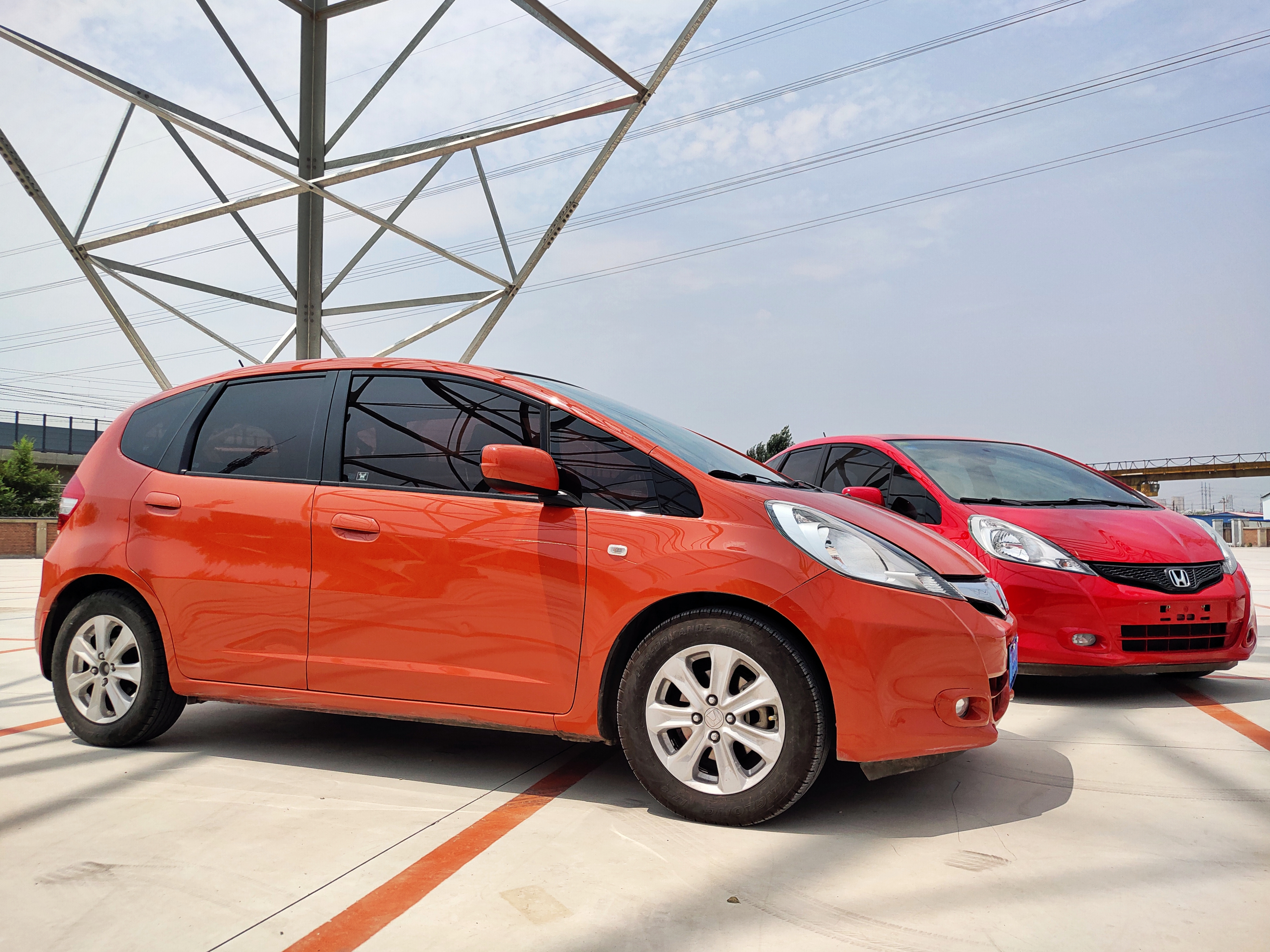 一辆车接一辆车,一辆接一辆车