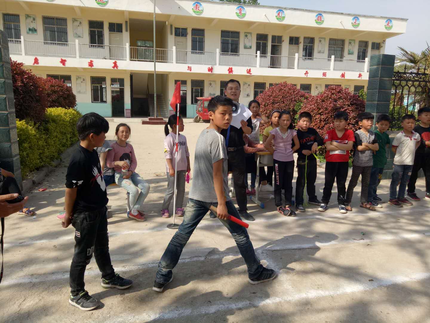 三下第二单元放风筝看图写话,二年级看图写话放风筝200字例文