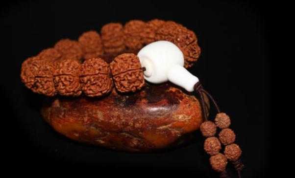 金刚菩提手串开裂怎么补救,金刚菩提手串有裂痕怎样快速补救