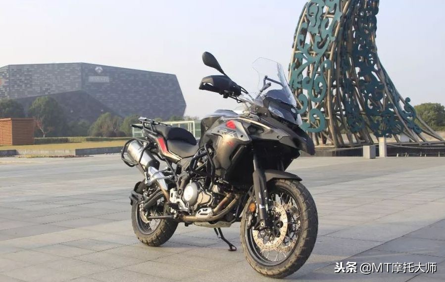 贝纳利502街车评测,贝纳利金鹏502x摩旅怎么样