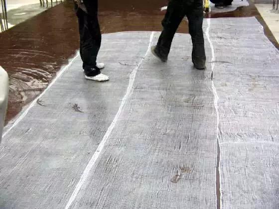 旧屋面防水翻新施工报价清单,坡屋面防水卷材正确施工方法