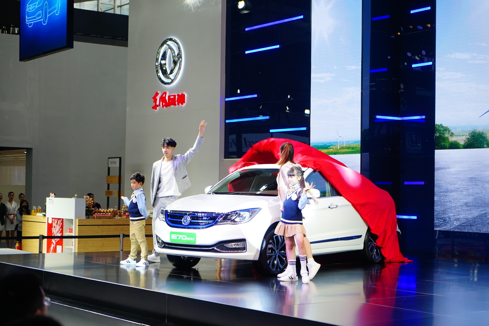 东风风神新ax71.4t手动,新风神