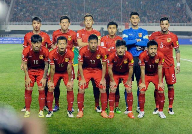 国足出征西装价格,国足为啥还穿2023赛季的衣服