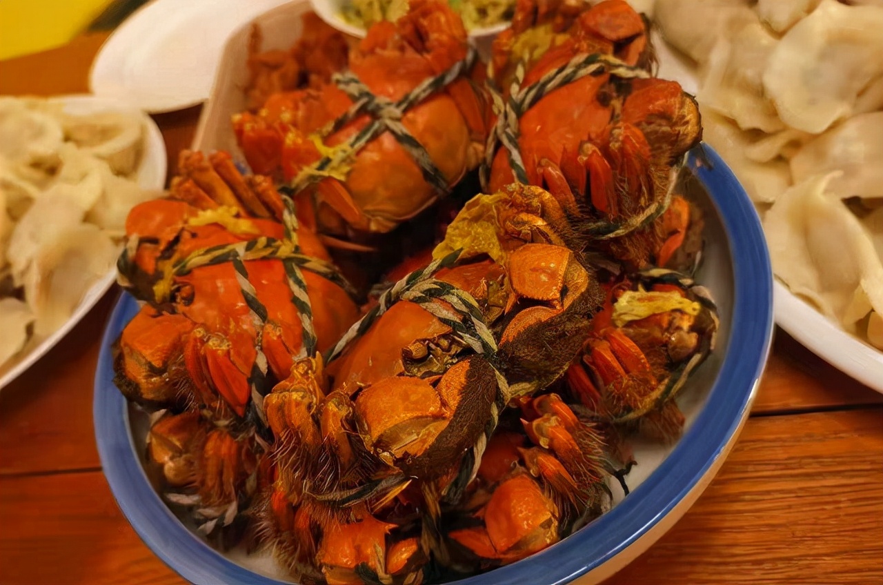 中秋吃上美味的大闸蟹,美味可口的大闸蟹缺席中秋家宴