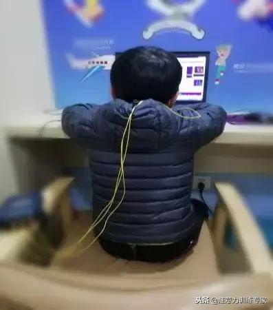 阿斯伯格症的孩子厌学怎么办,社交均存在障碍的典型自闭症孩子