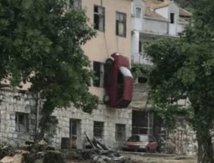 搞笑gif图这停车技术真不是盖的,汽车幽默搞笑gif图