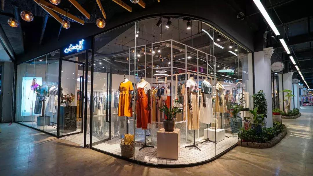 郑州火车站名牌店,郑州火车站大商场有哪些