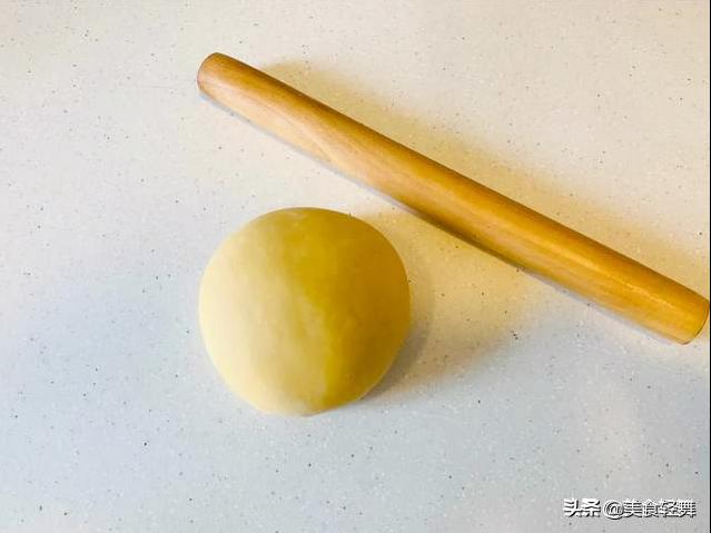 制作手擀面有诀窍，记住“3放1揉2煮面”，面条耐煮，口感筋道