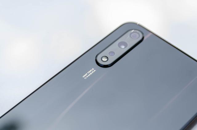 vivoz5手机值得入手吗,vivoz5现在还值得买吗