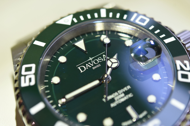 迪沃斯绿蛟龙和浪琴康卡斯,迪沃斯绿蛟龙与劳力士绿水鬼