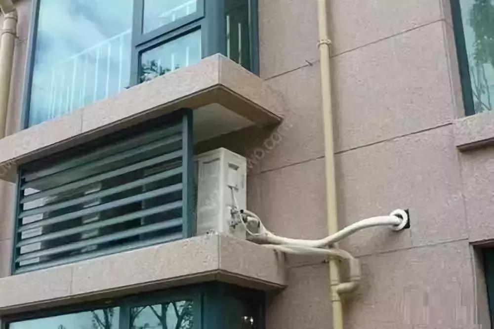 大厦中央空调冷凝水漏水解决方法,中央空调漏水要把吊顶都拆了吗