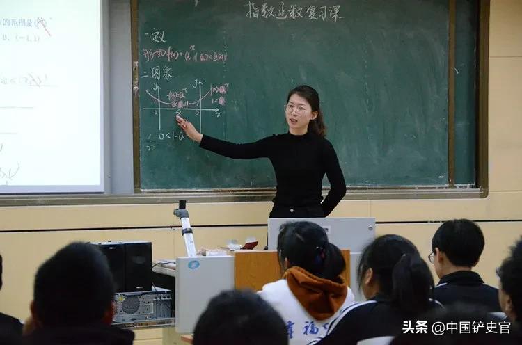 毛不易护士搞笑视频,毛不易改不掉的护士习惯