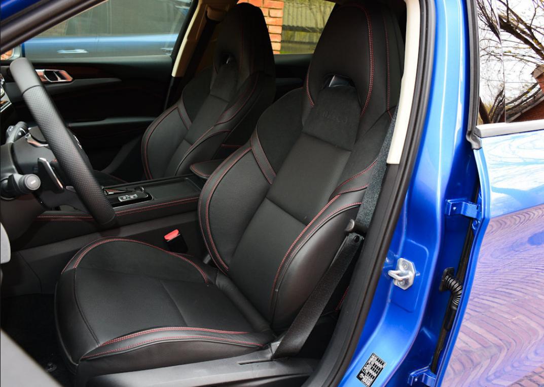 年轻人的市区小钢炮，油冷7DCT，14万就带180马力，终身质保