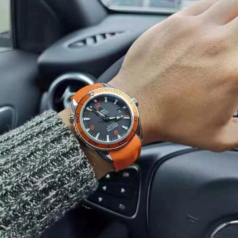 一入表坑深似海，居然有人一年买了24块手表？